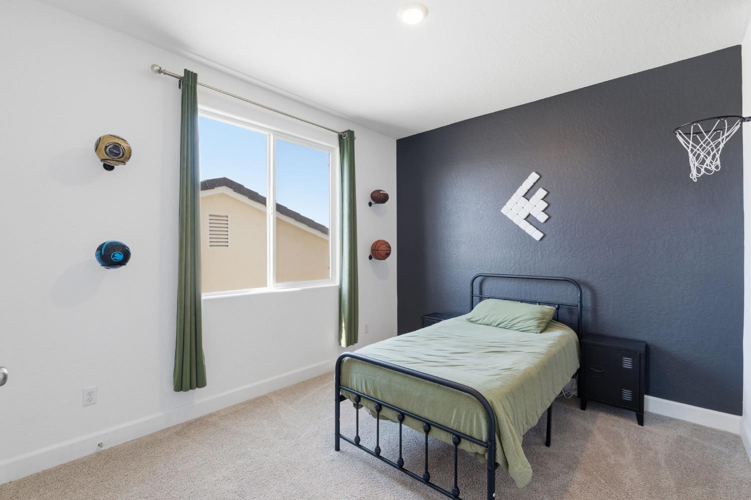 186 Sentinel Drive S