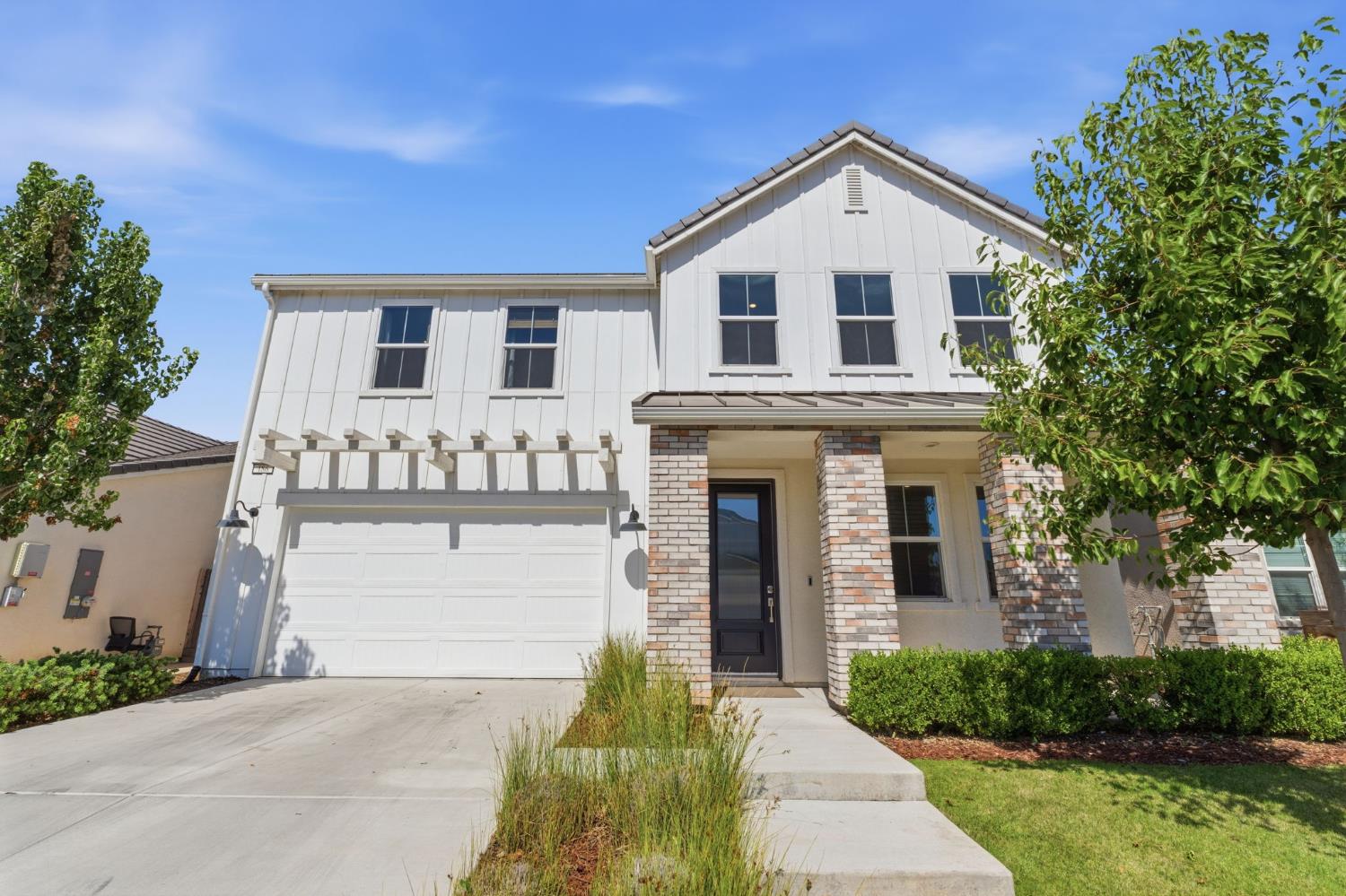 186 Sentinel Drive S