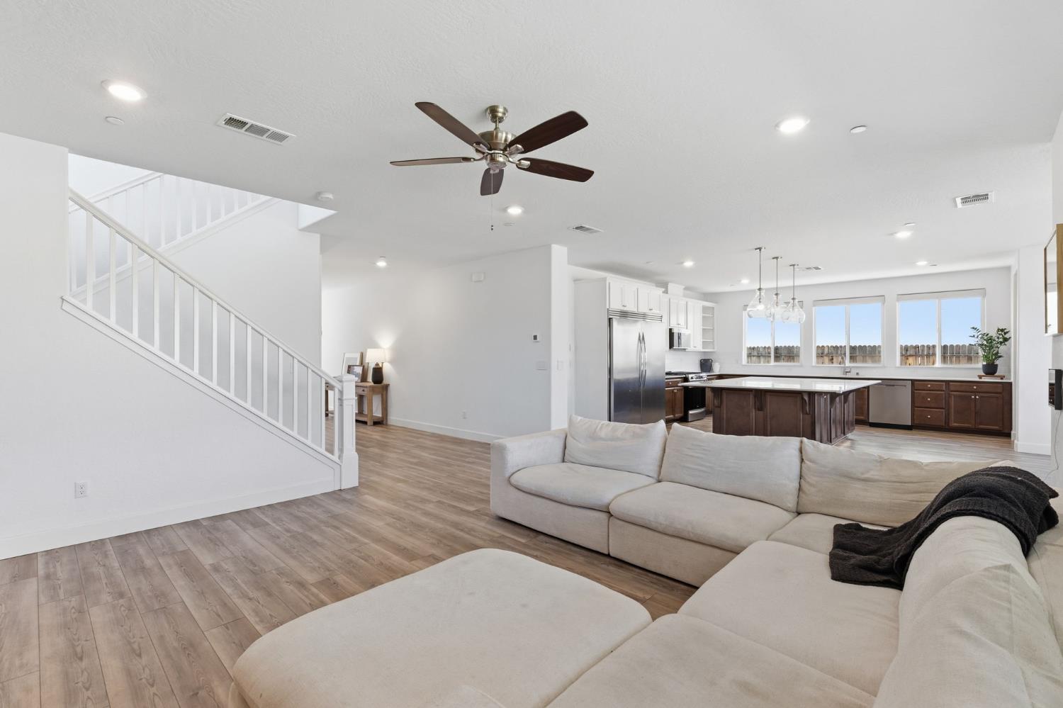 186 Sentinel Drive S