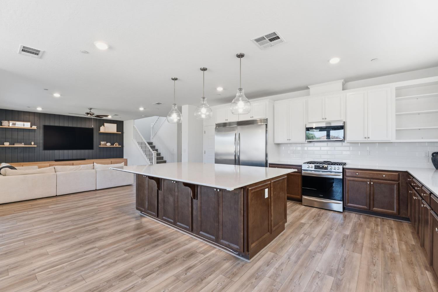186 Sentinel Drive S