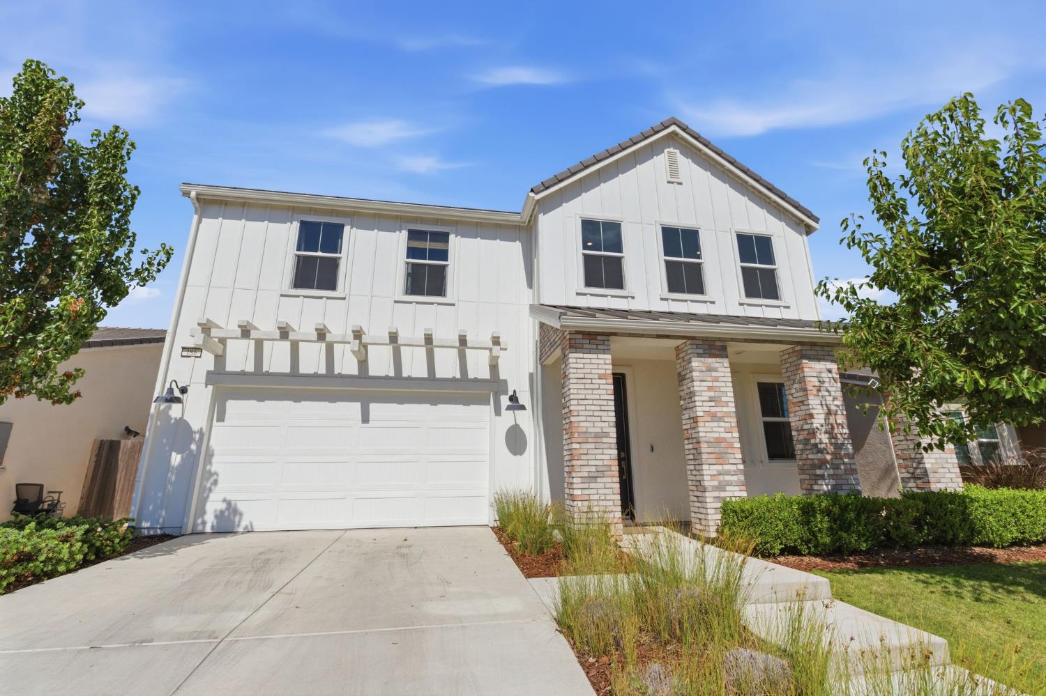186 Sentinel Drive S