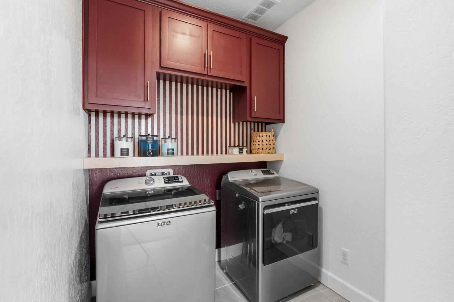 186 Sentinel Drive S