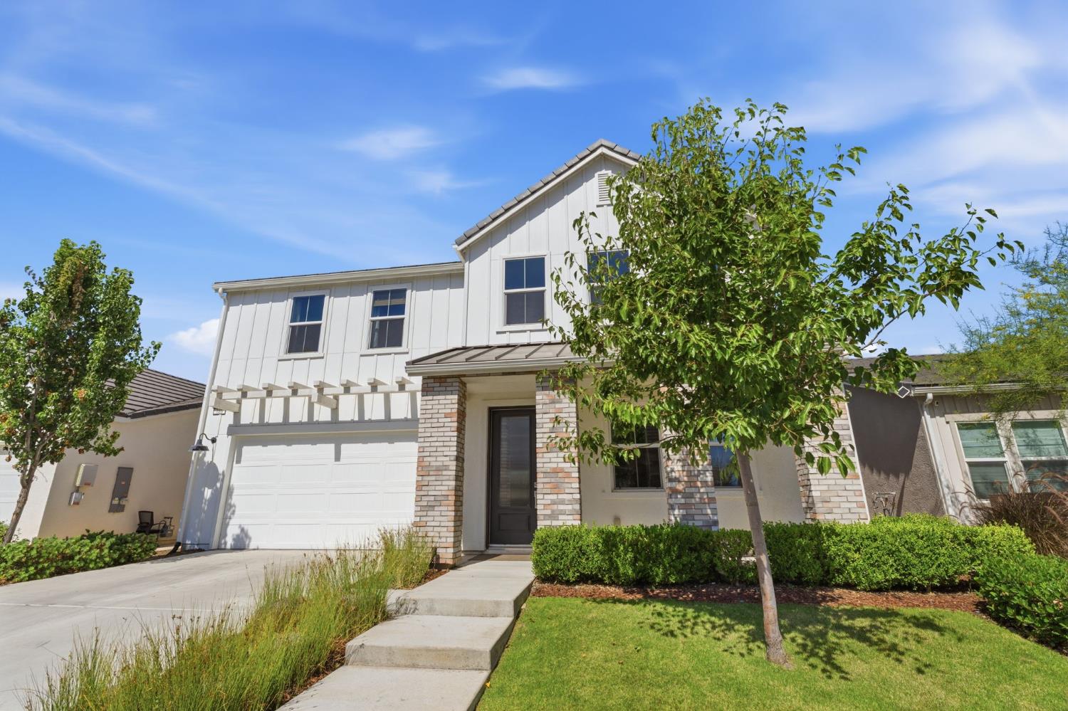 186 Sentinel Drive S