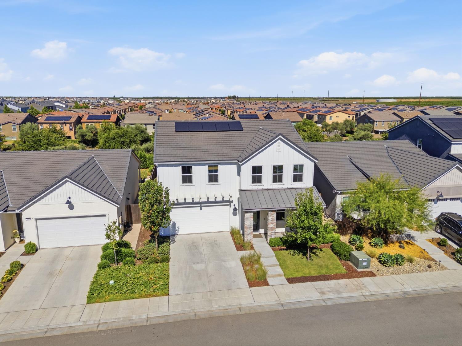 186 Sentinel Drive S