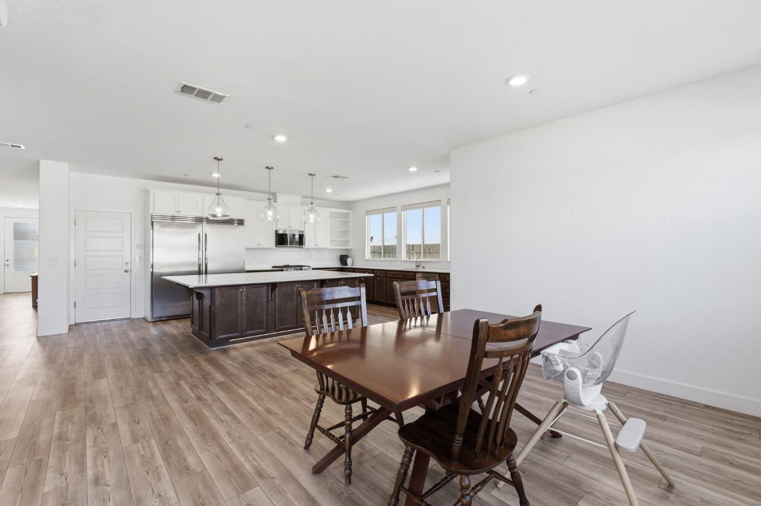 186 Sentinel Drive S