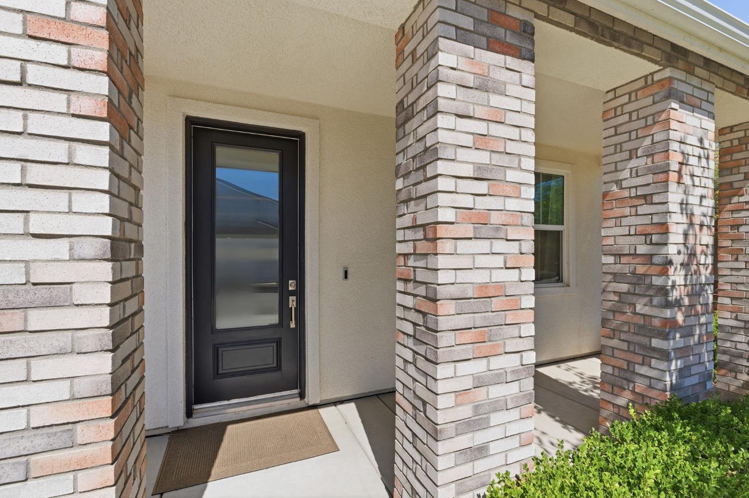 186 Sentinel Drive S