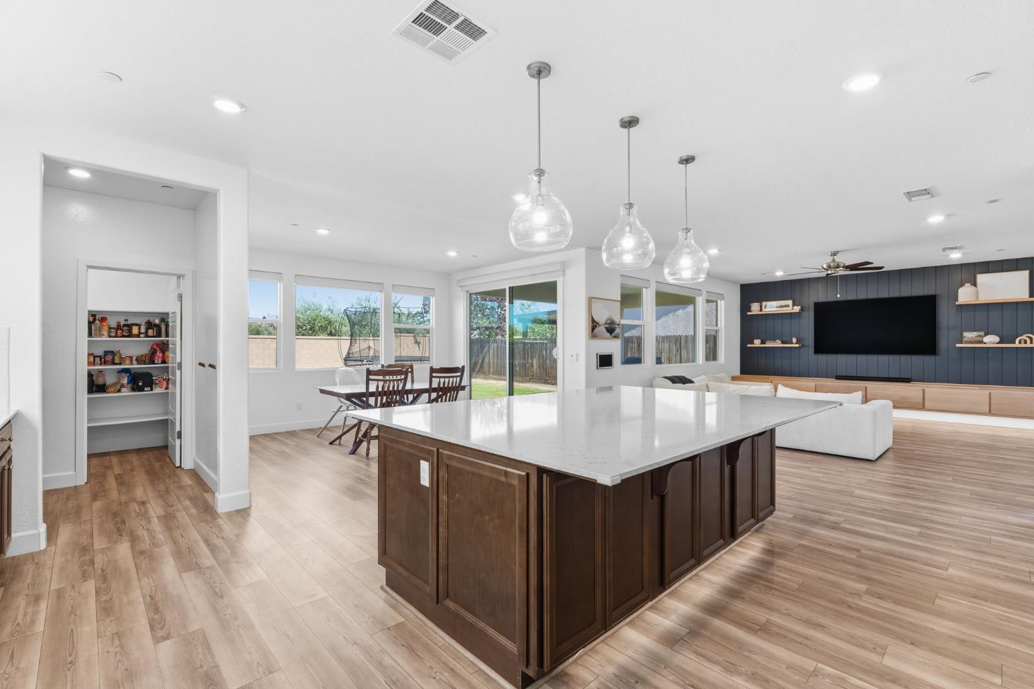 186 Sentinel Drive S