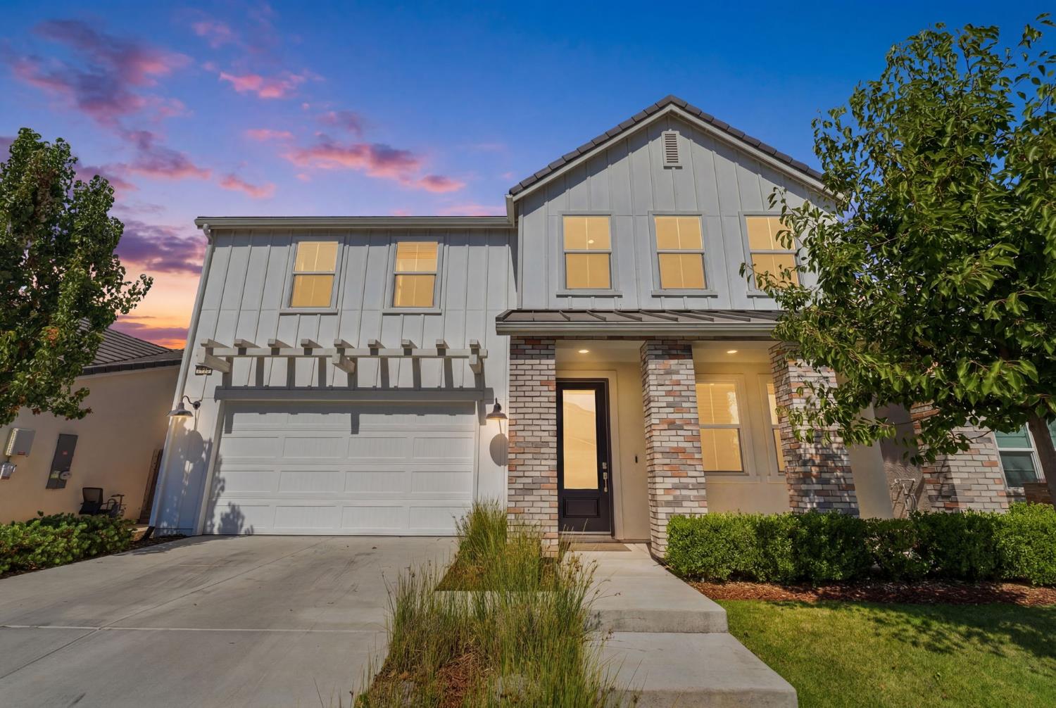 186 Sentinel Drive S