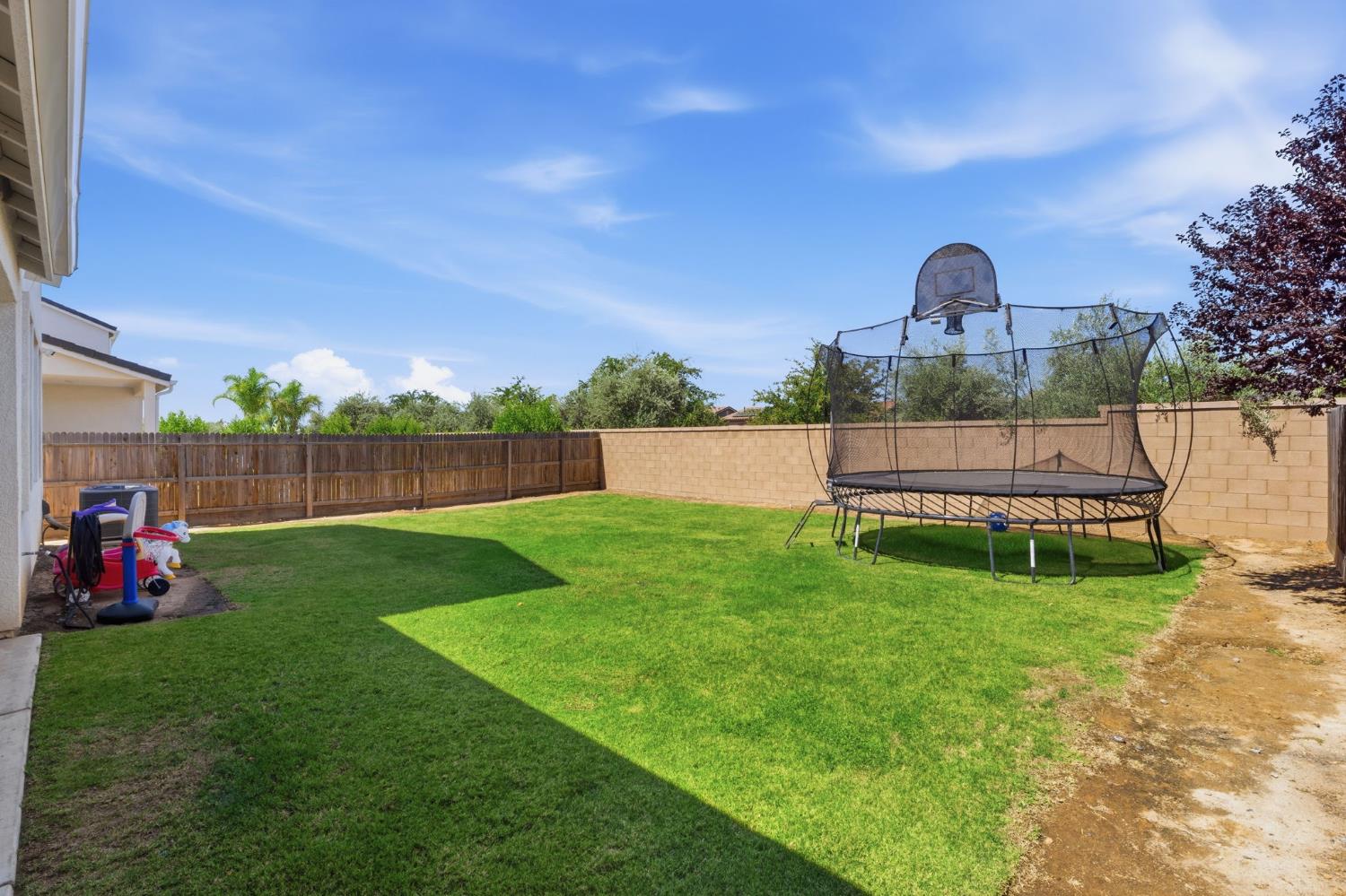 186 Sentinel Drive S