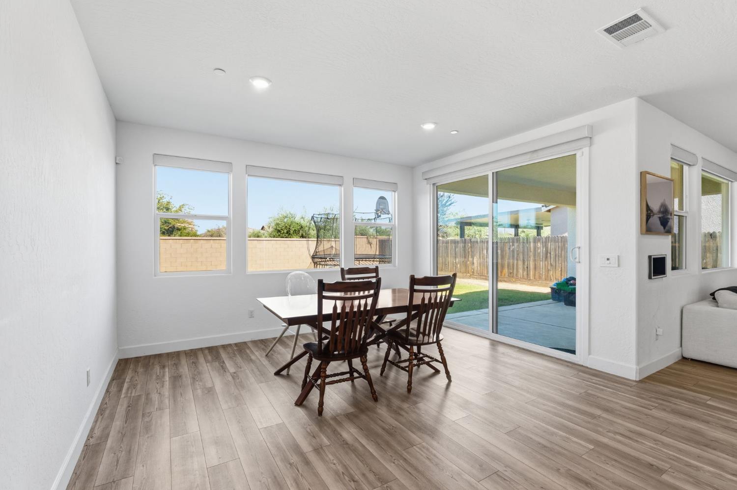 186 Sentinel Drive S