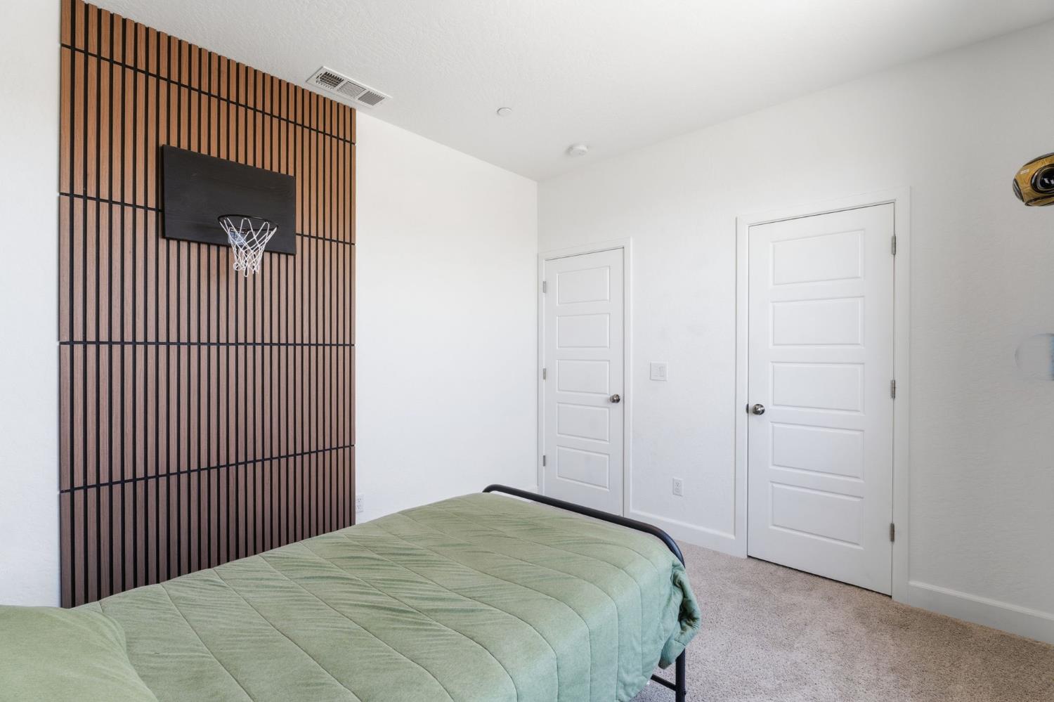 186 Sentinel Drive S