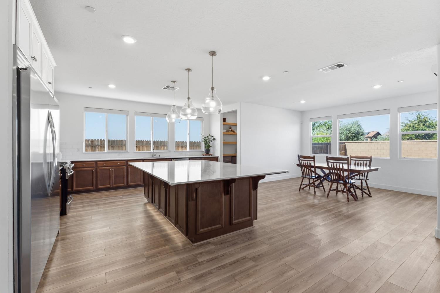 186 Sentinel Drive S