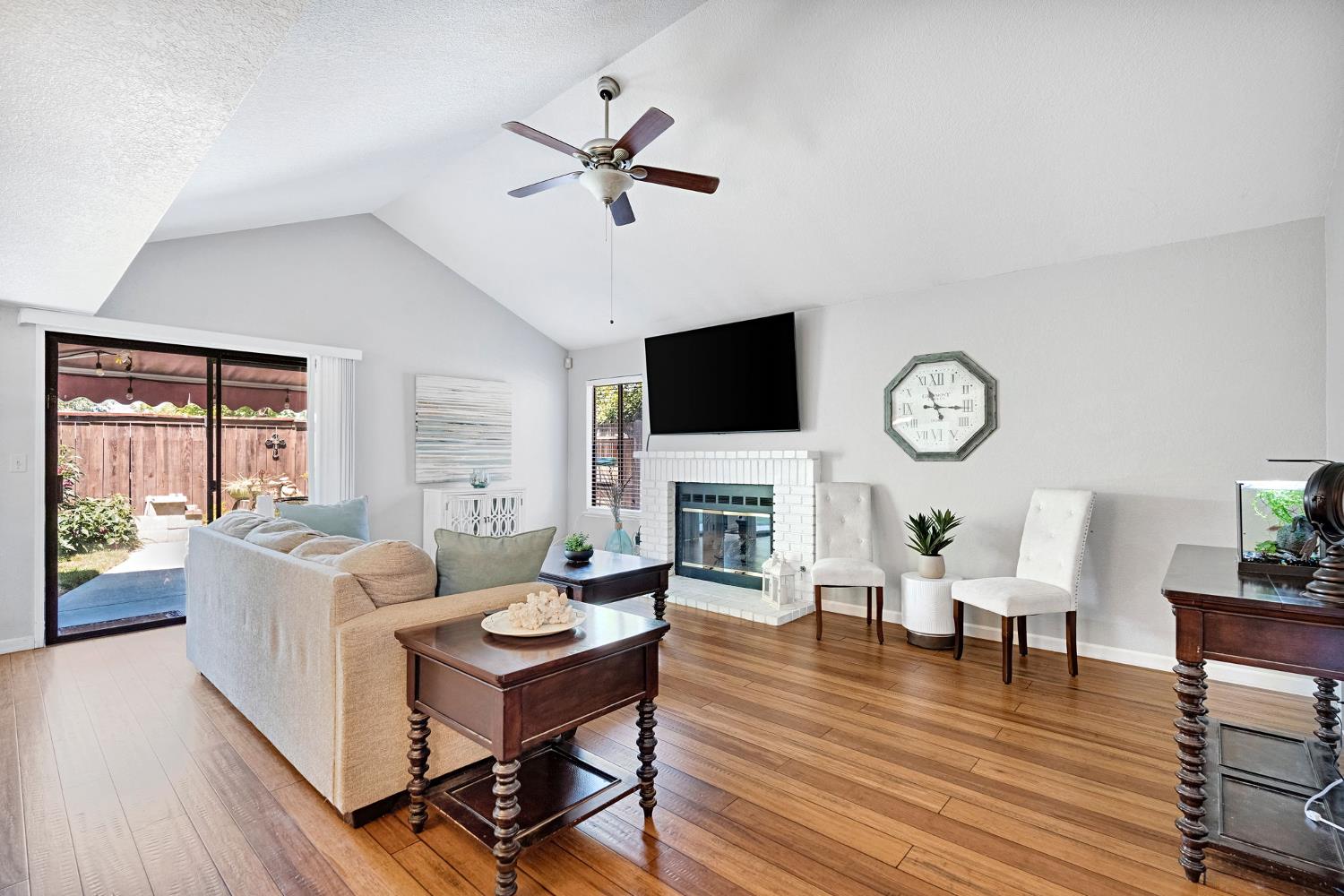467 E Alluvial Avenue # 104