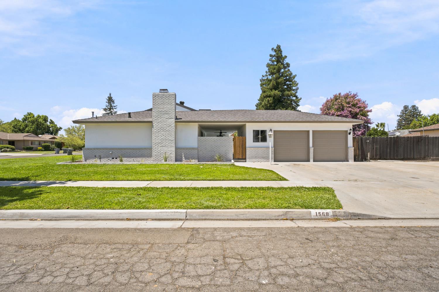 1568 E Calimyrna Avenue