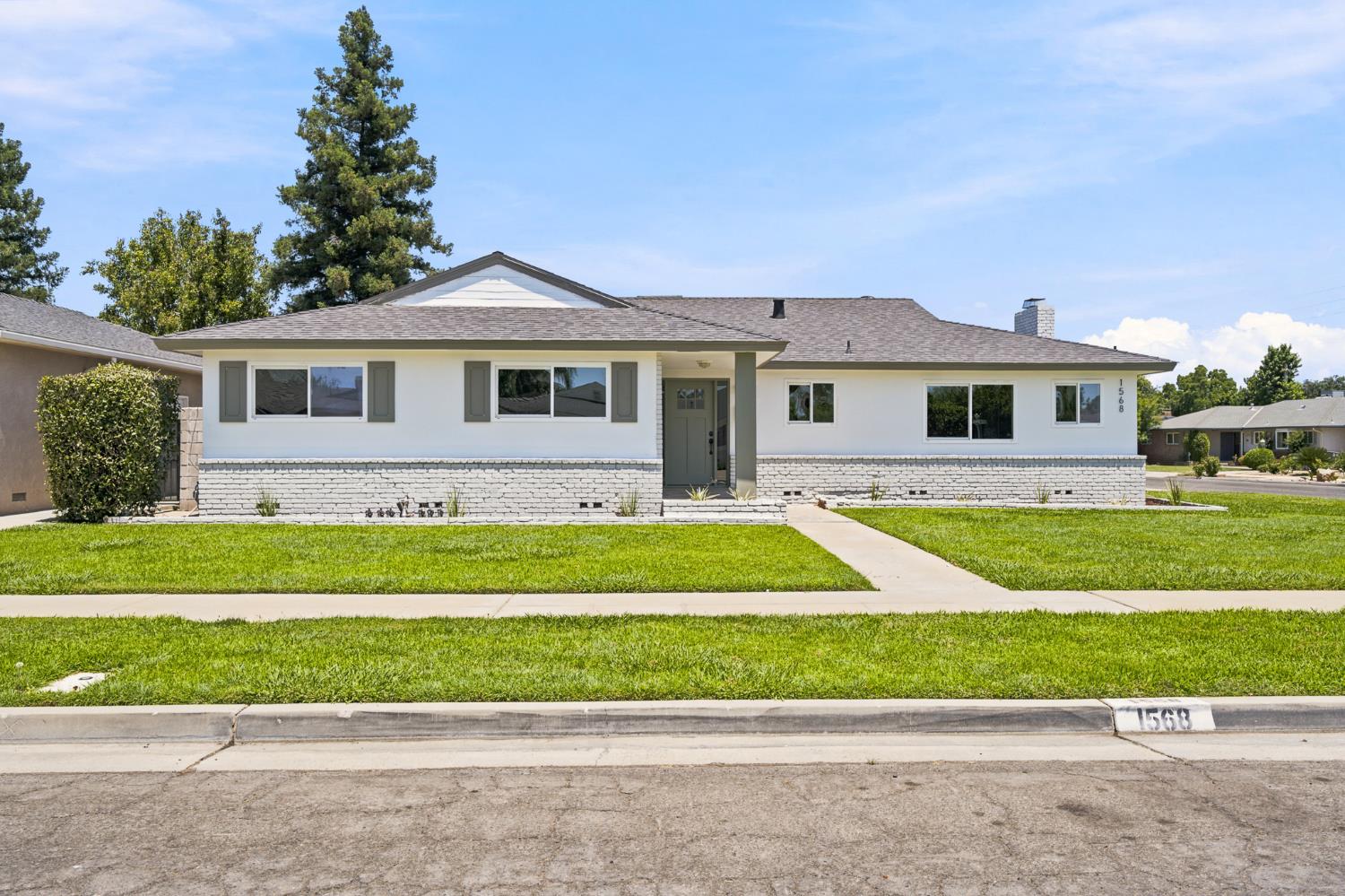 1568 E Calimyrna Avenue
