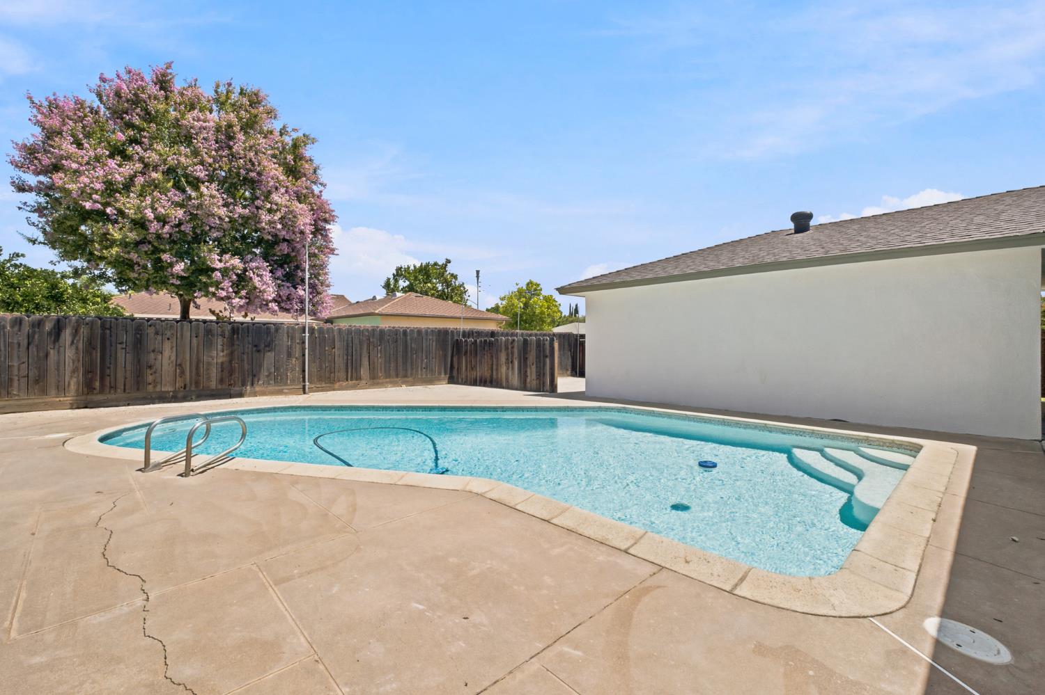 1568 E Calimyrna Avenue