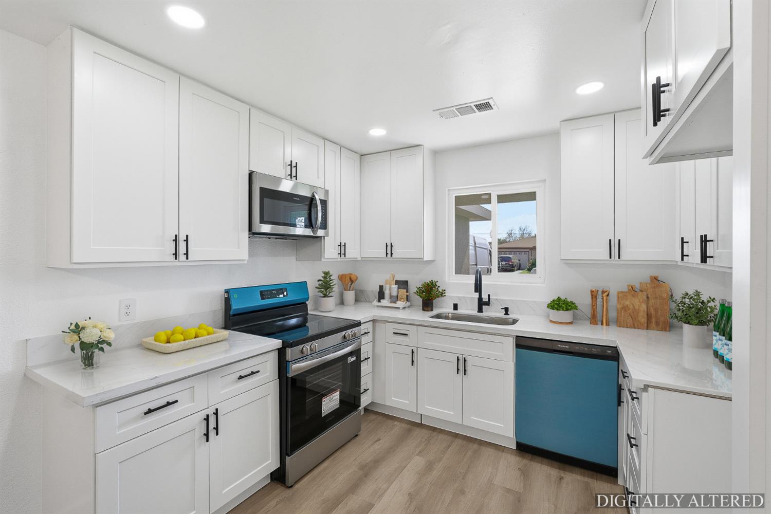 821 W Fairmont Avenue