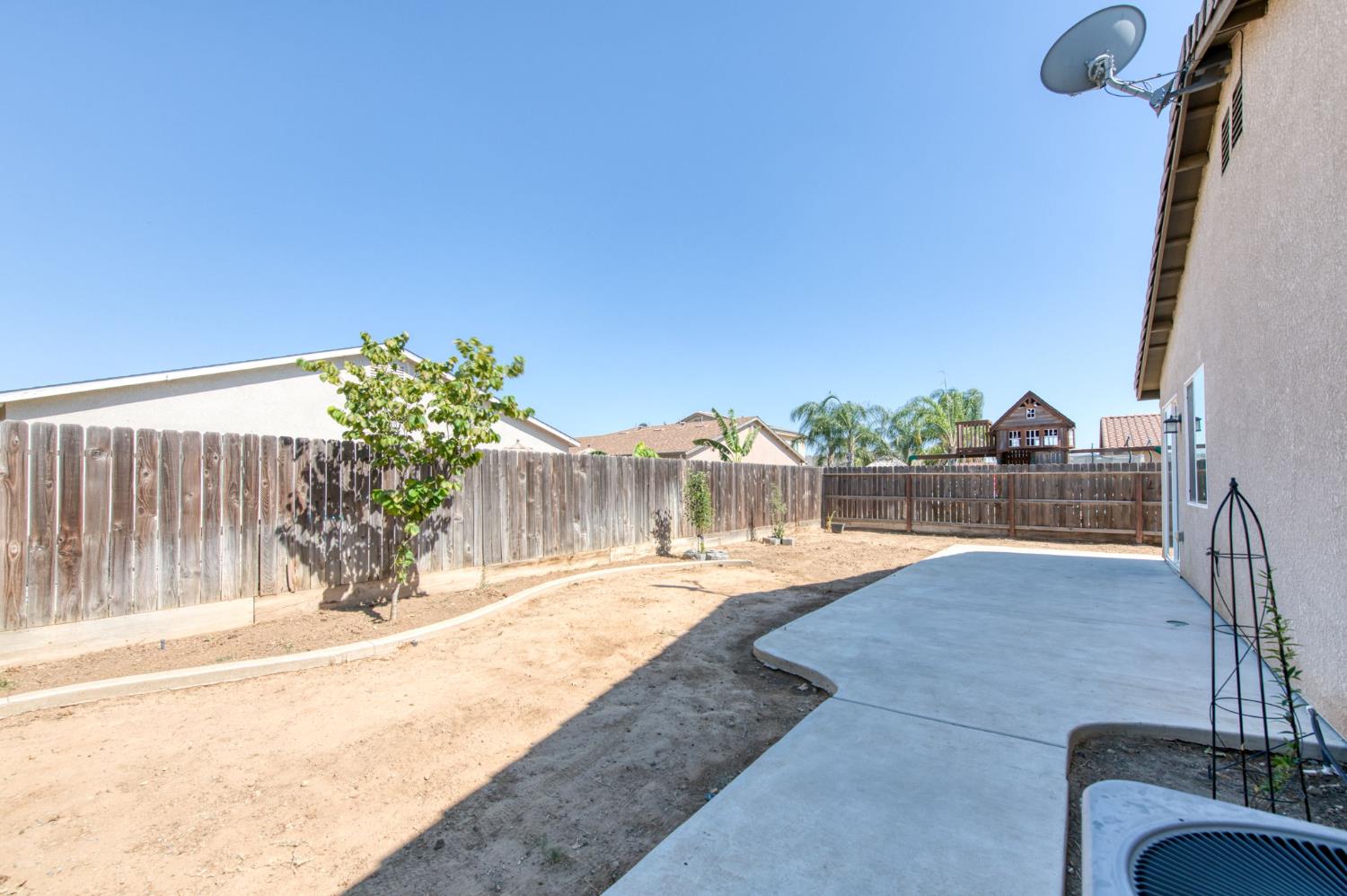 1148 S Filbert Avenue