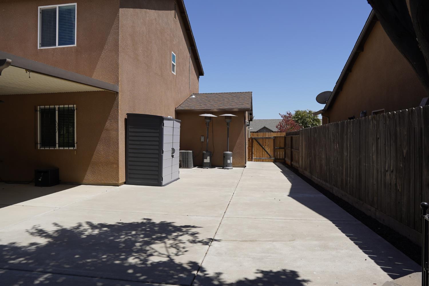 5837 E Platt Avenue