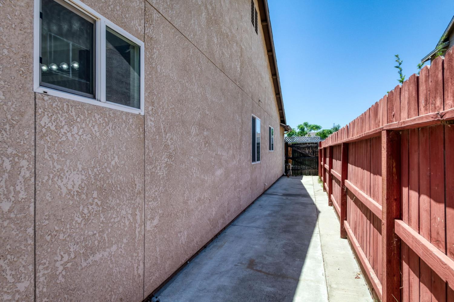 3308 N Gregory Avenue