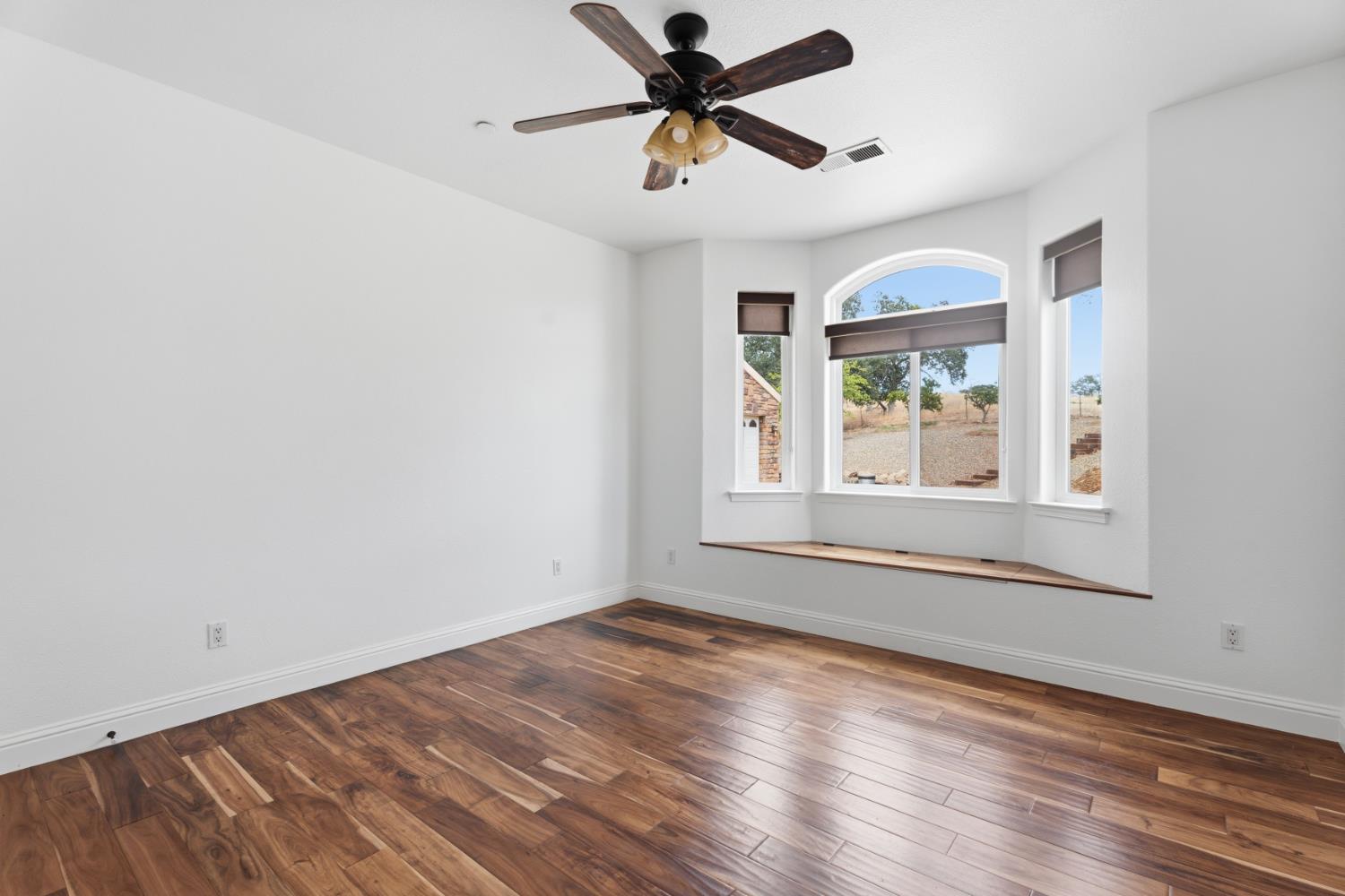 33099 Road 800