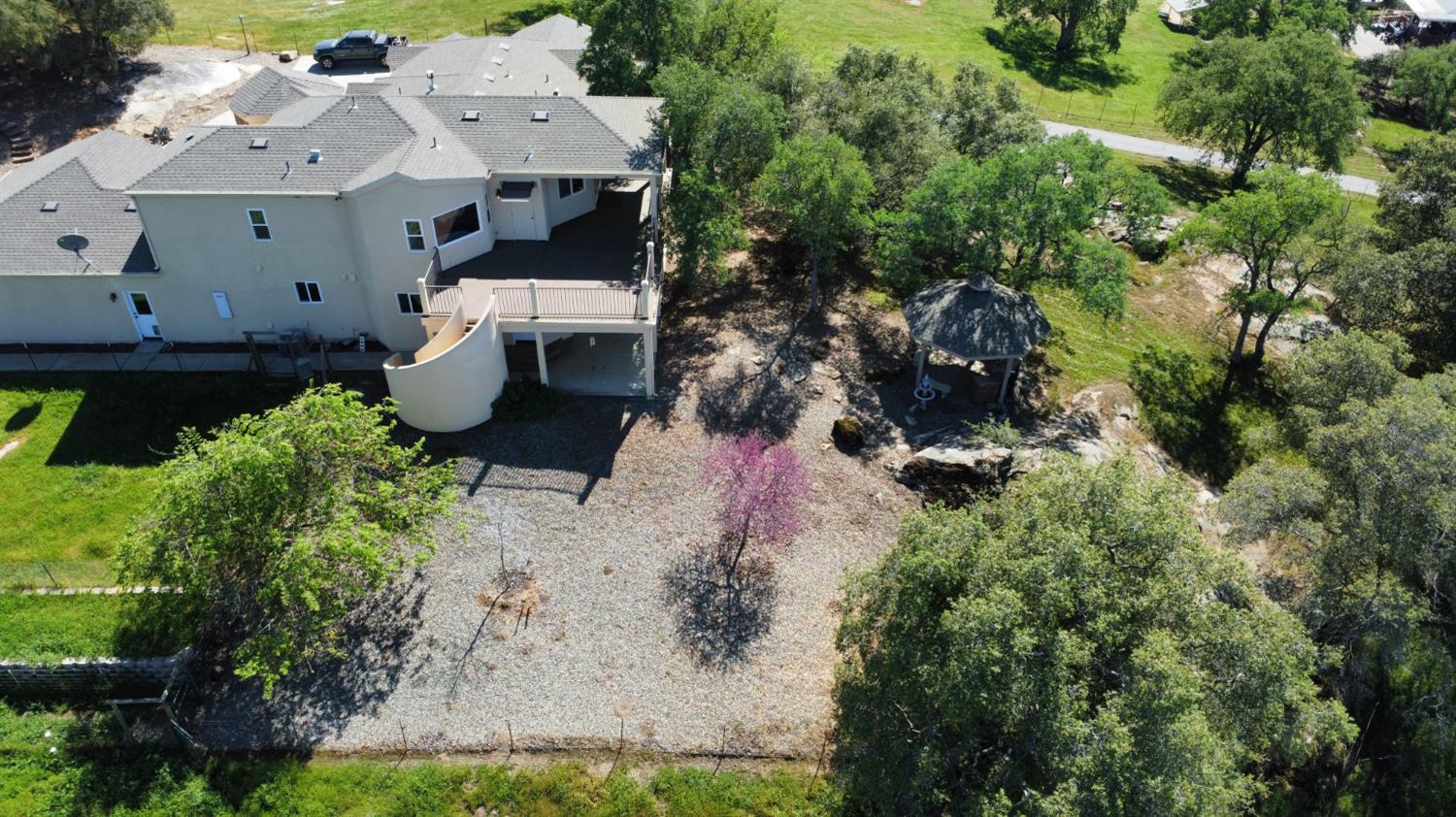 33099 Road 800