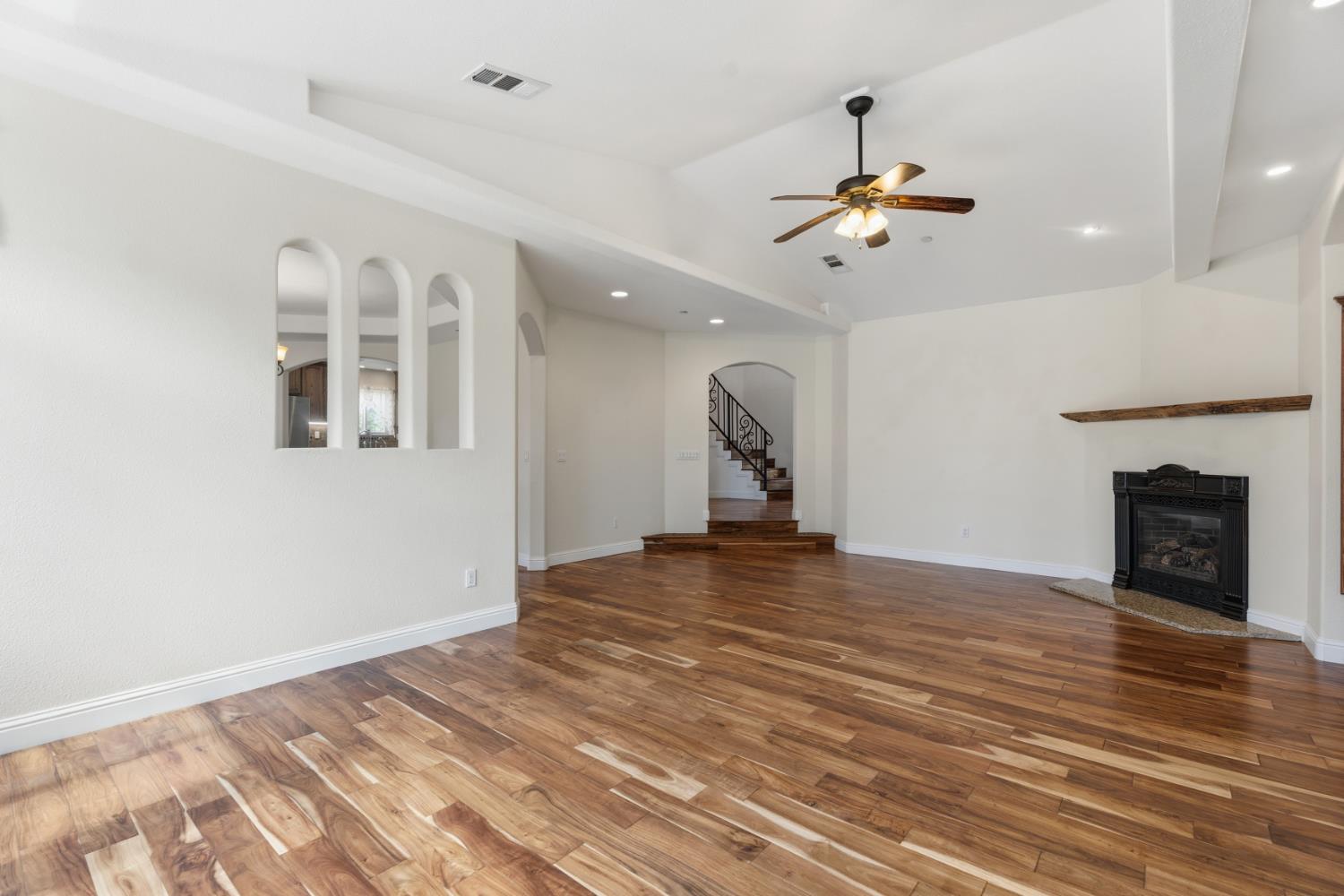 33099 Road 800