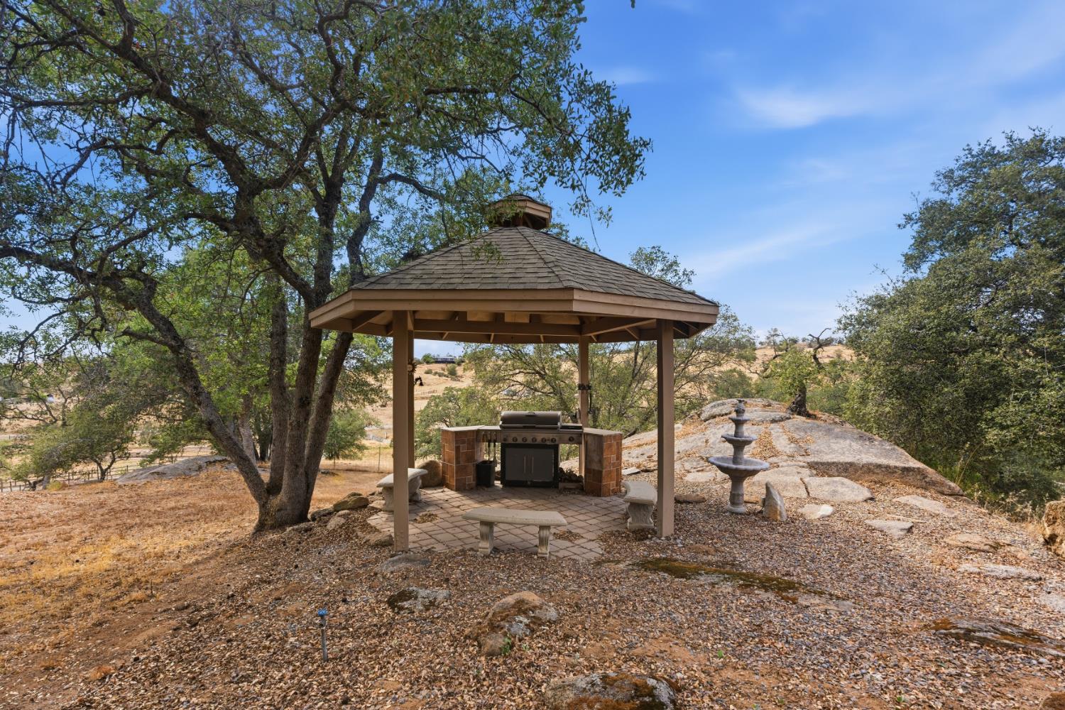 33099 Road 800