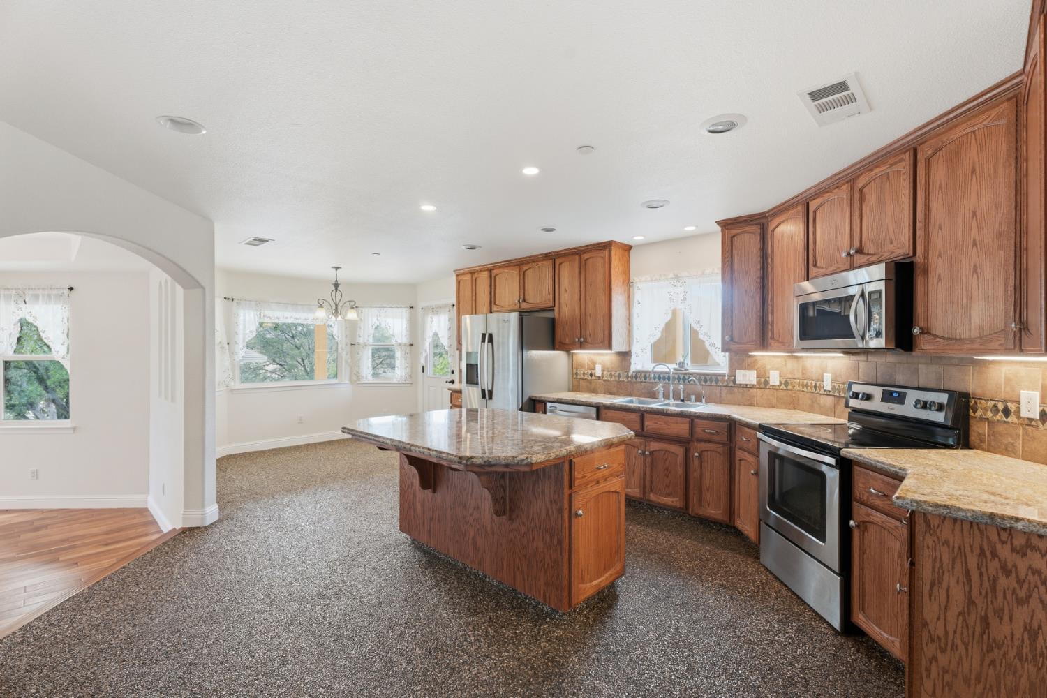 33099 Road 800