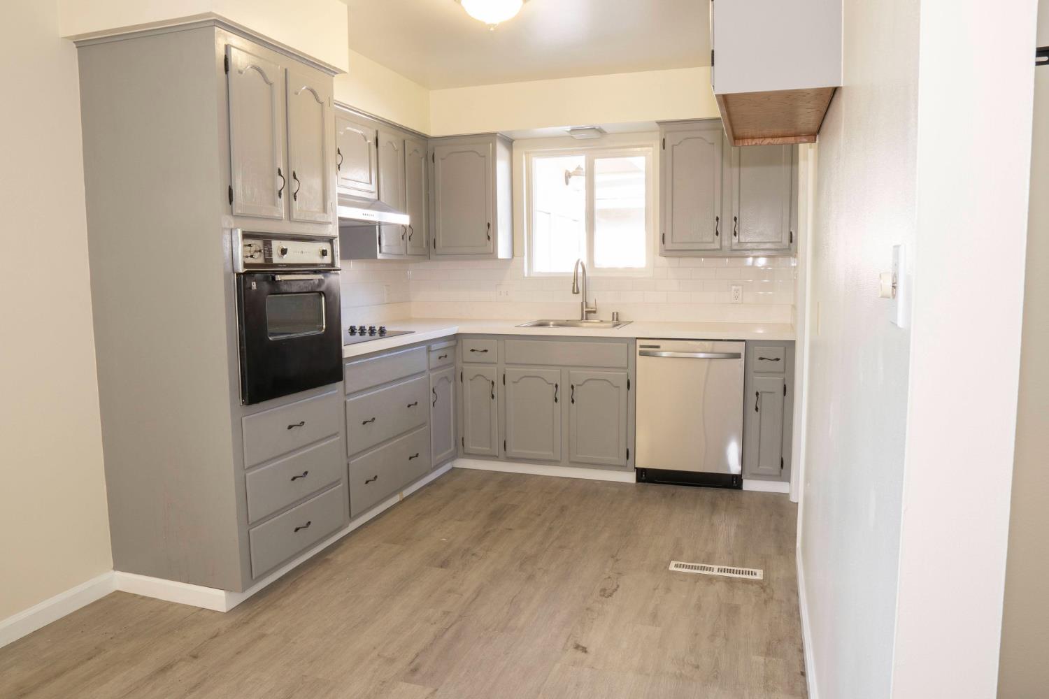 663 E Sample Avenue