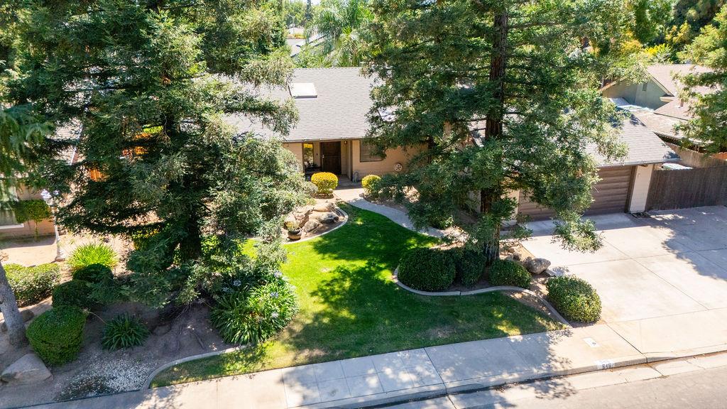 646 W Polson Avenue