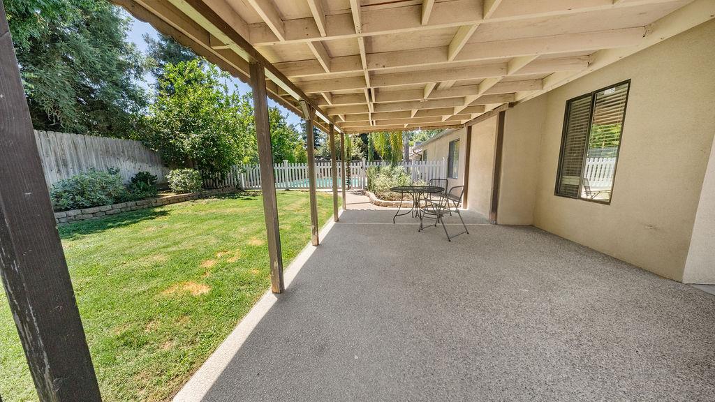 646 W Polson Avenue
