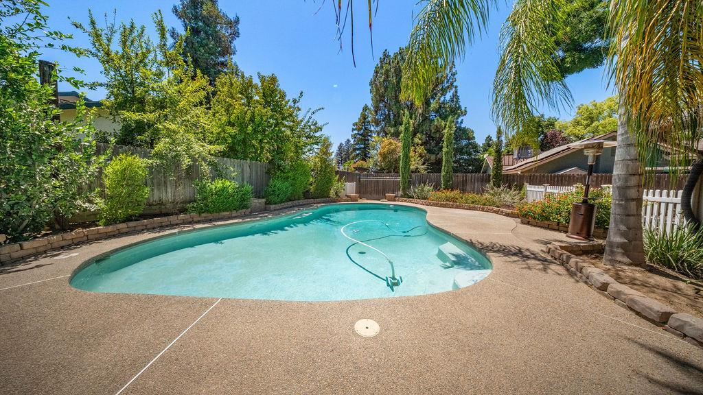 646 W Polson Avenue