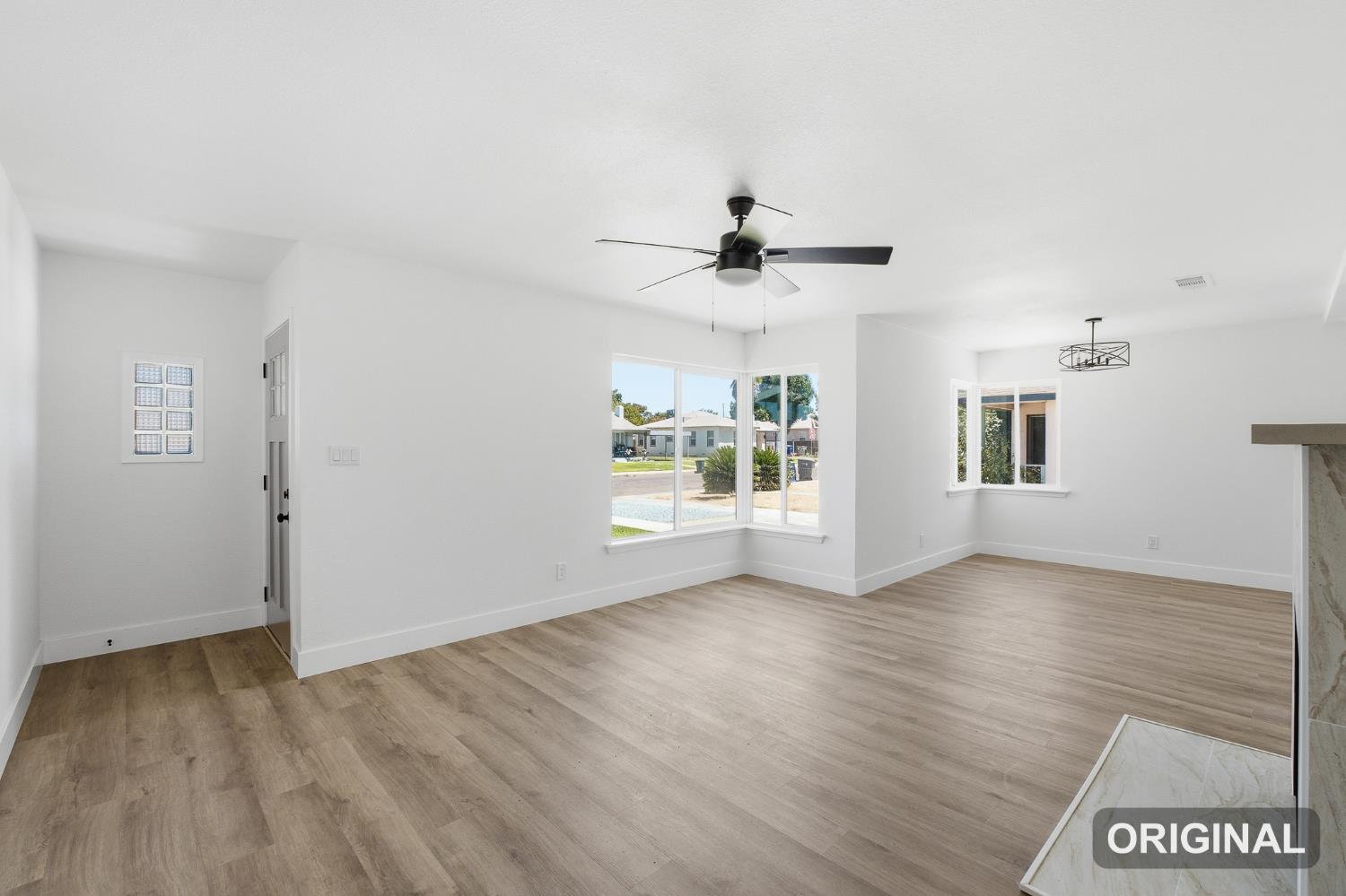 1373 N Esther Way