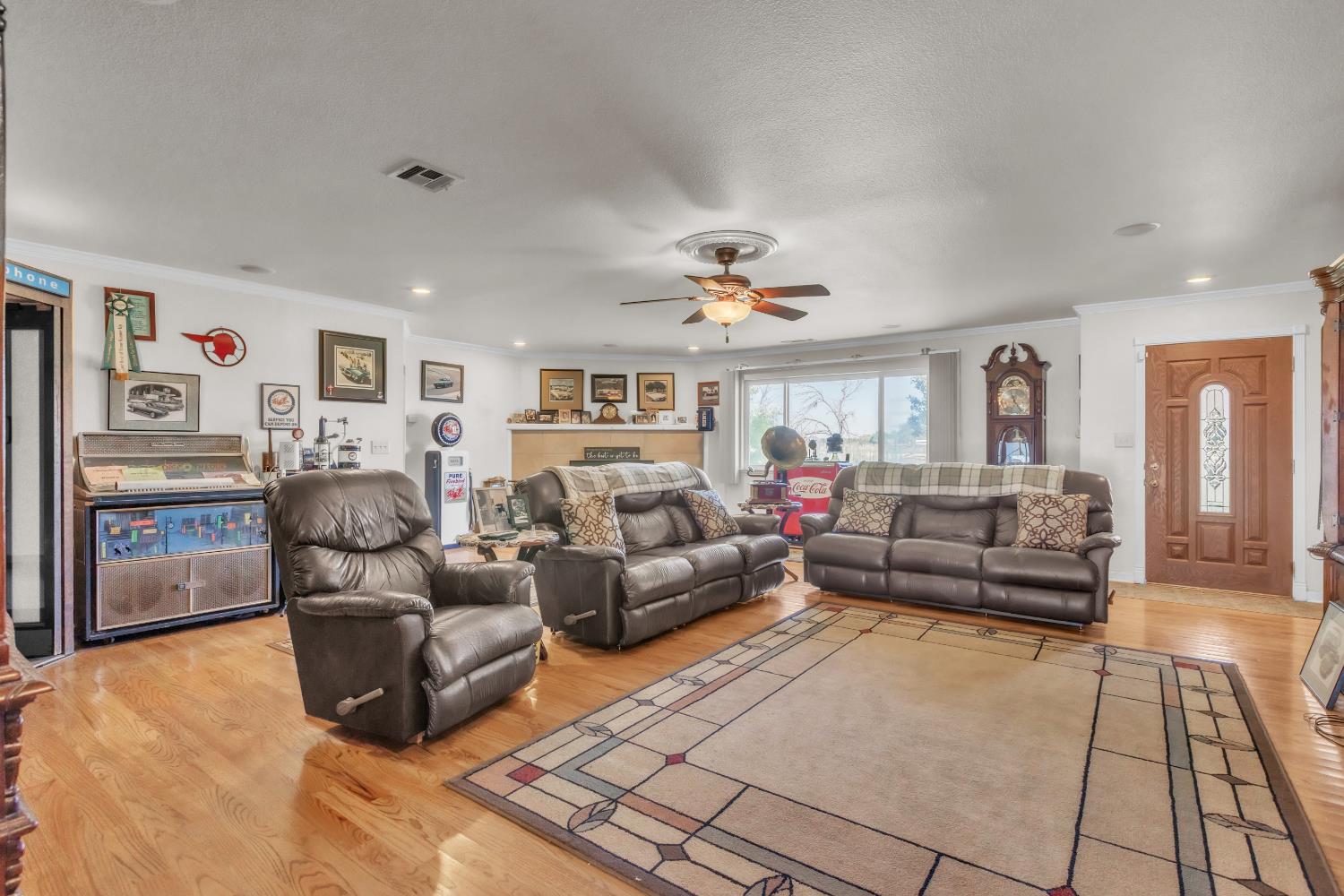 8043 Sunset Drive