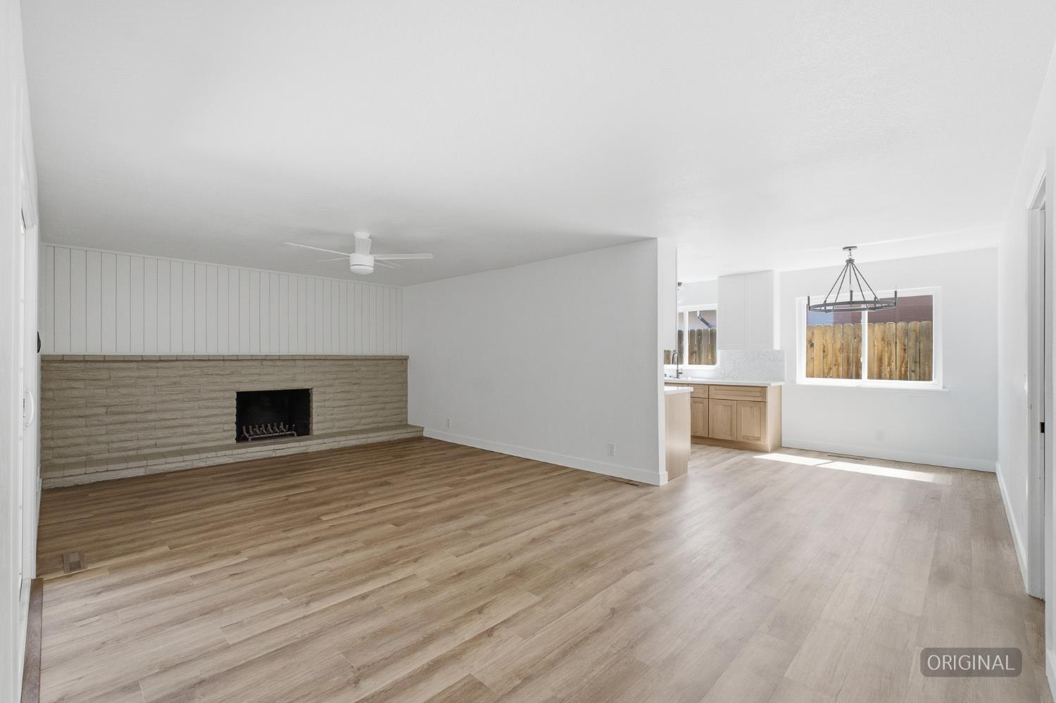 744 W Palo Alto Avenue
