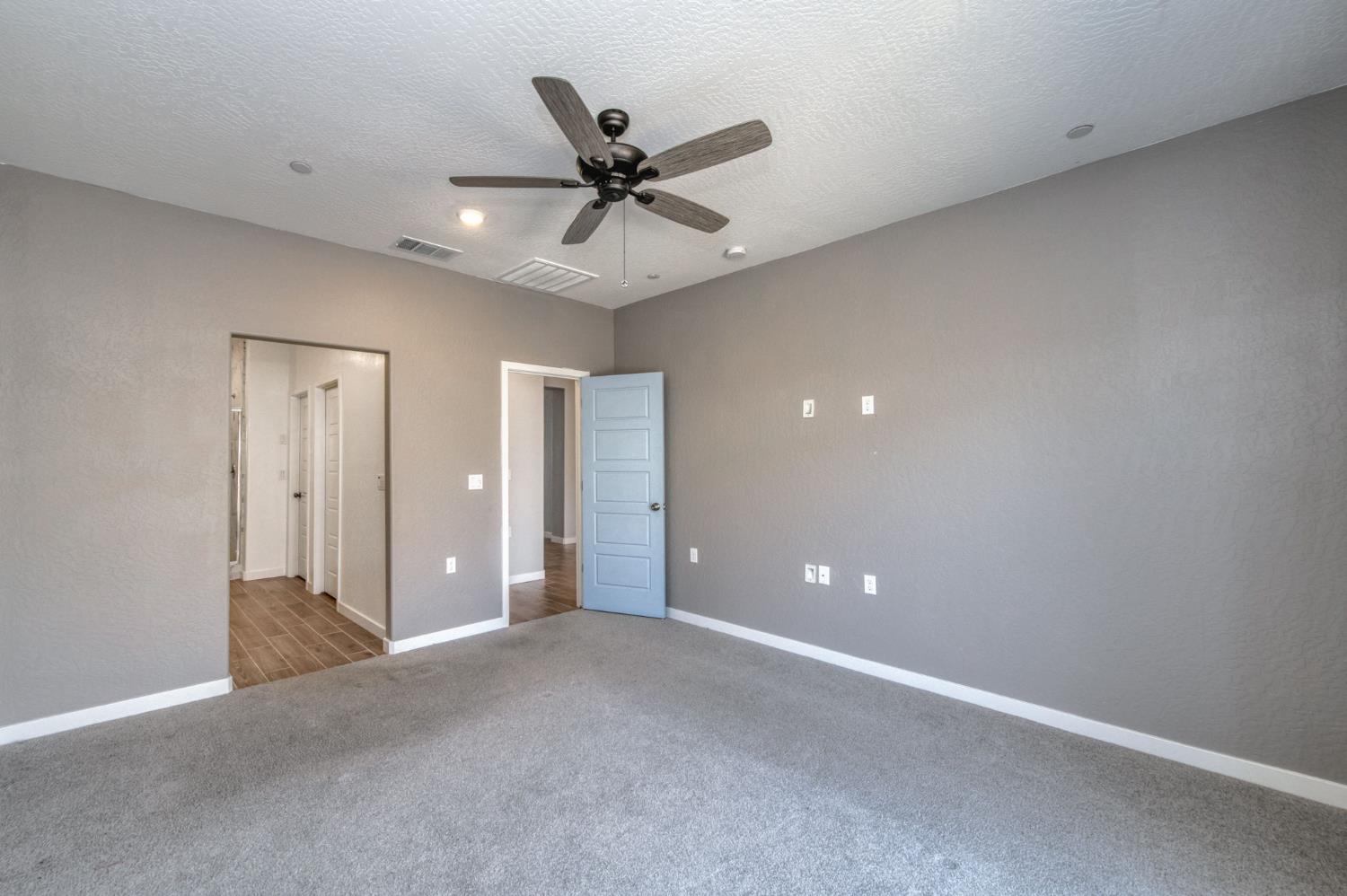 1069 Wolverton Way W