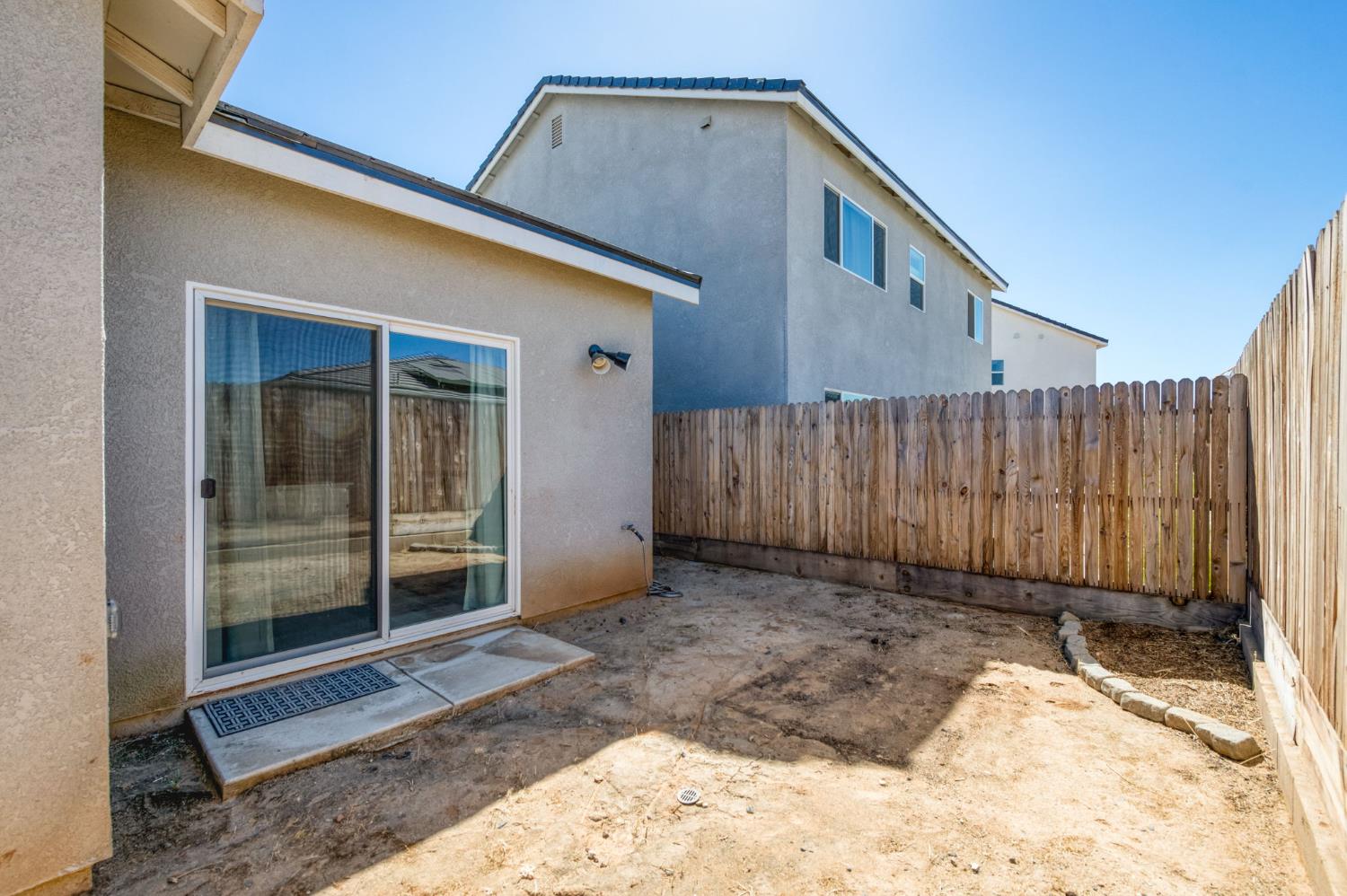 1069 Wolverton Way W