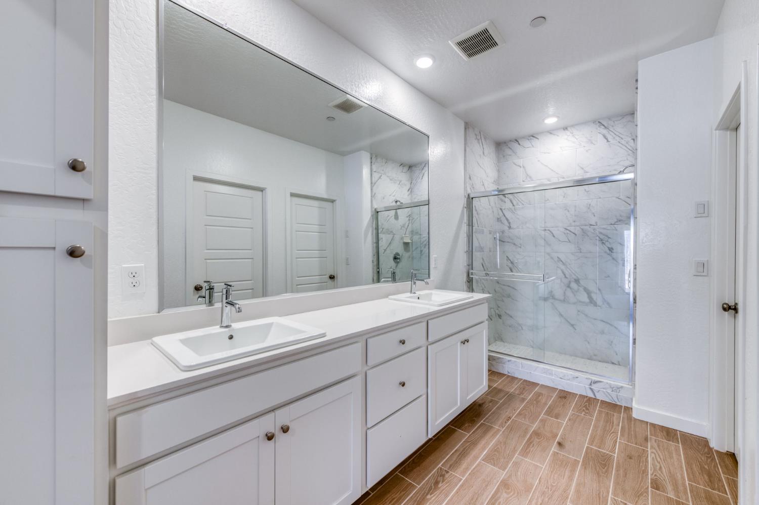 1069 Wolverton Way W