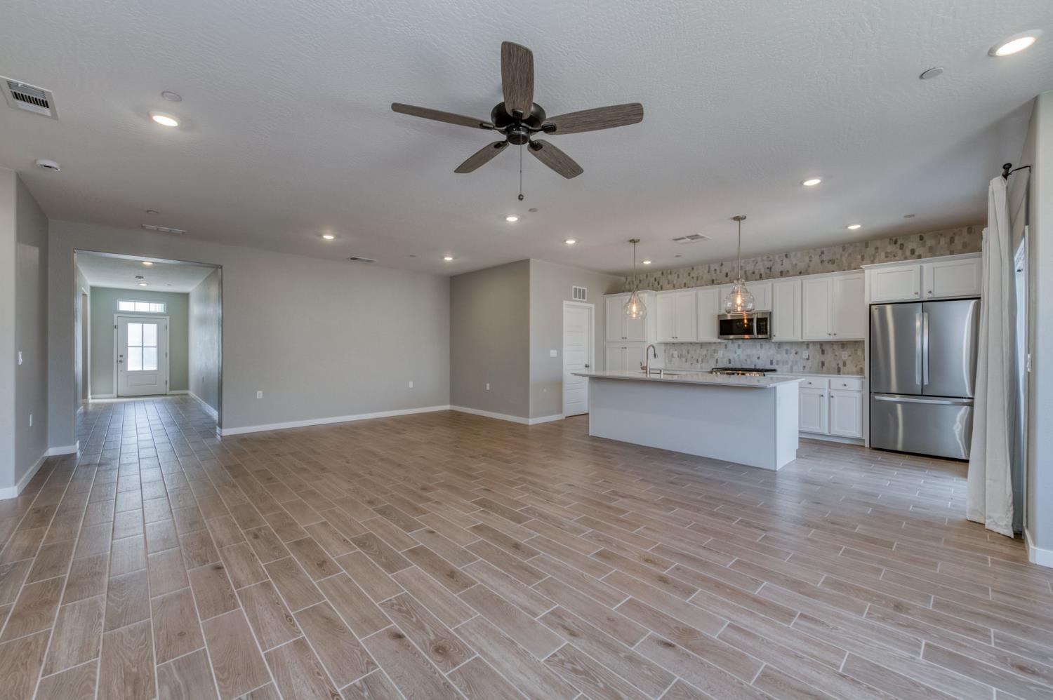 1069 Wolverton Way W