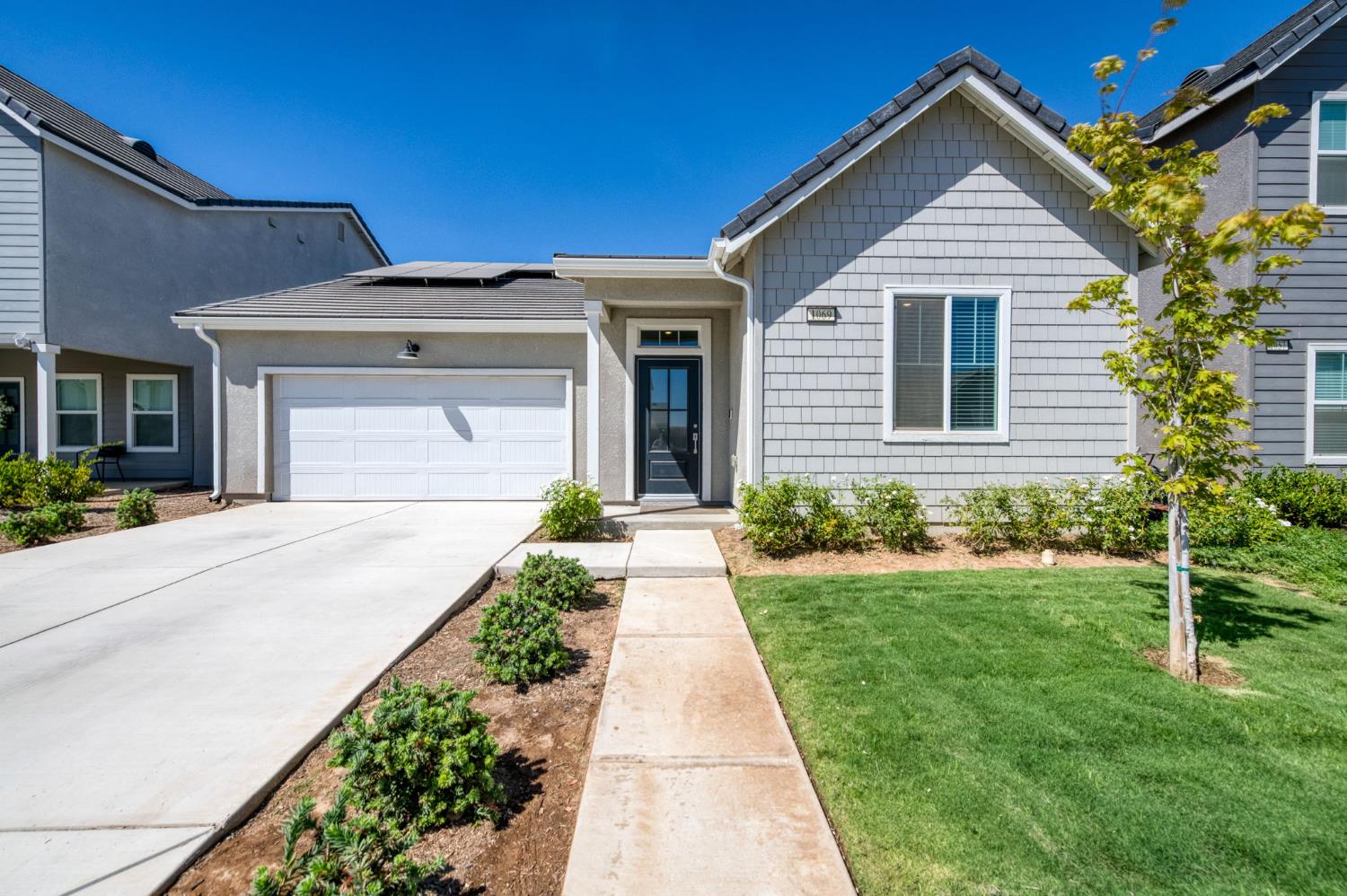 1069 Wolverton Way W