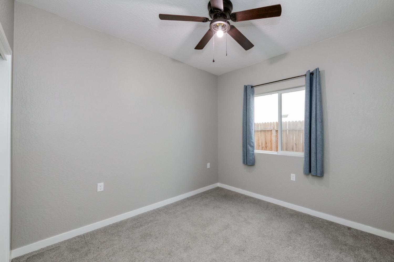 1069 Wolverton Way W