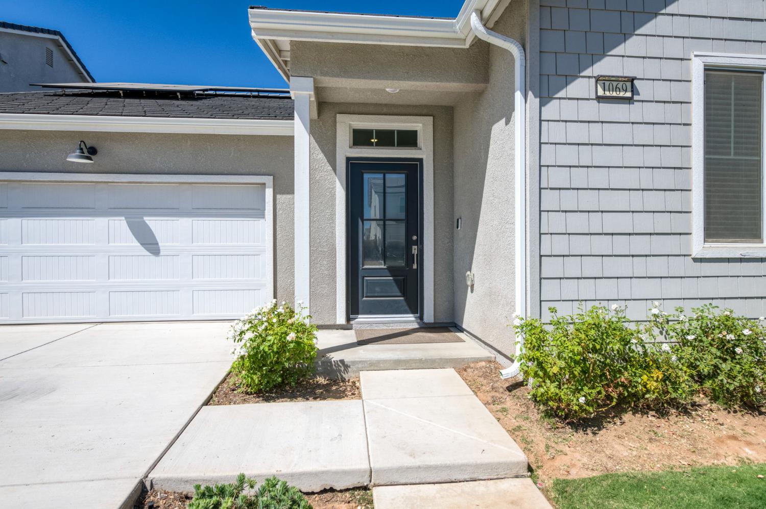 1069 Wolverton Way W