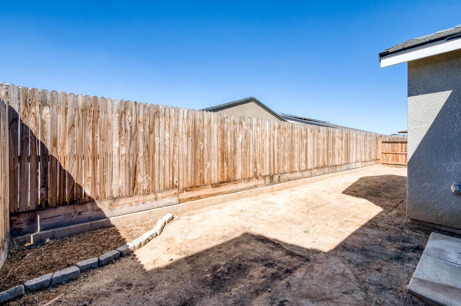 1069 Wolverton Way W