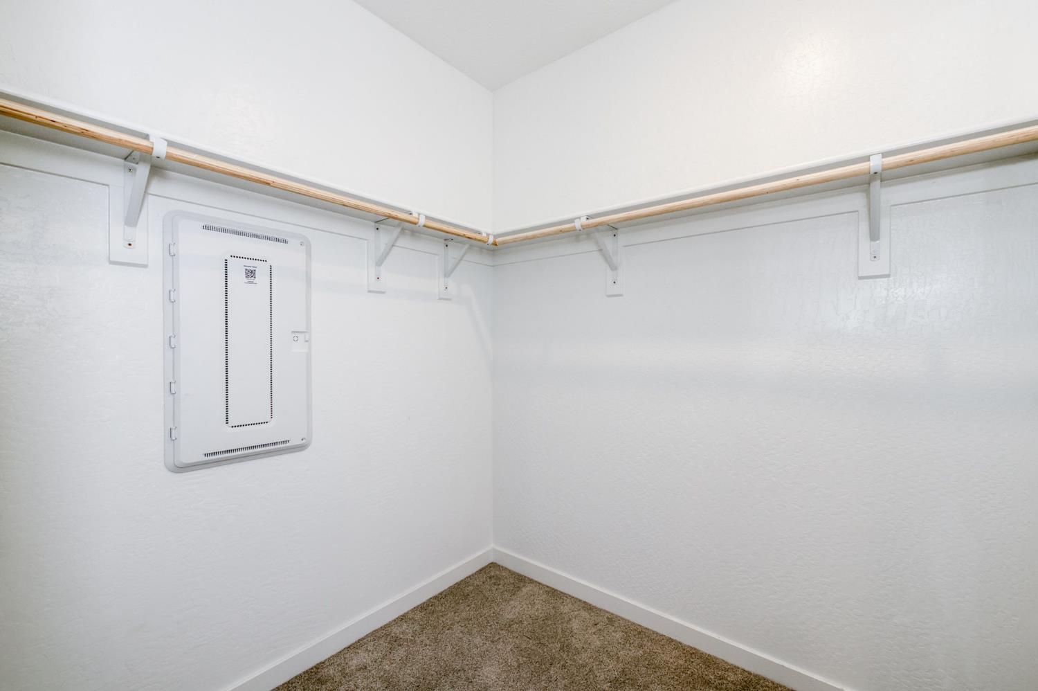 1069 Wolverton Way W
