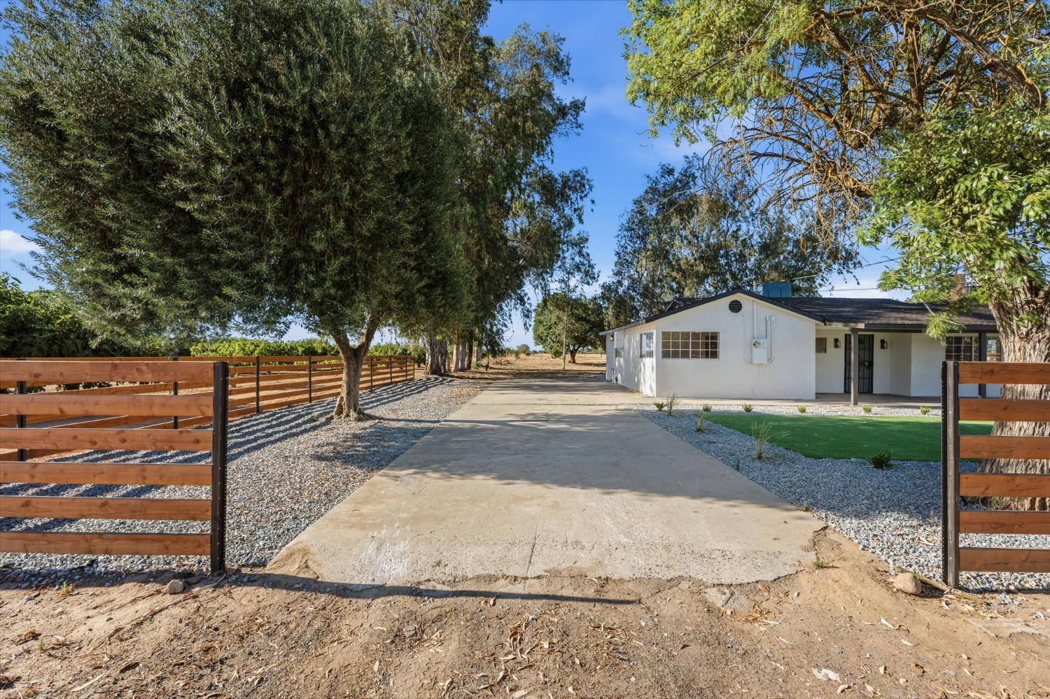 24309 Avenue 23 1/2