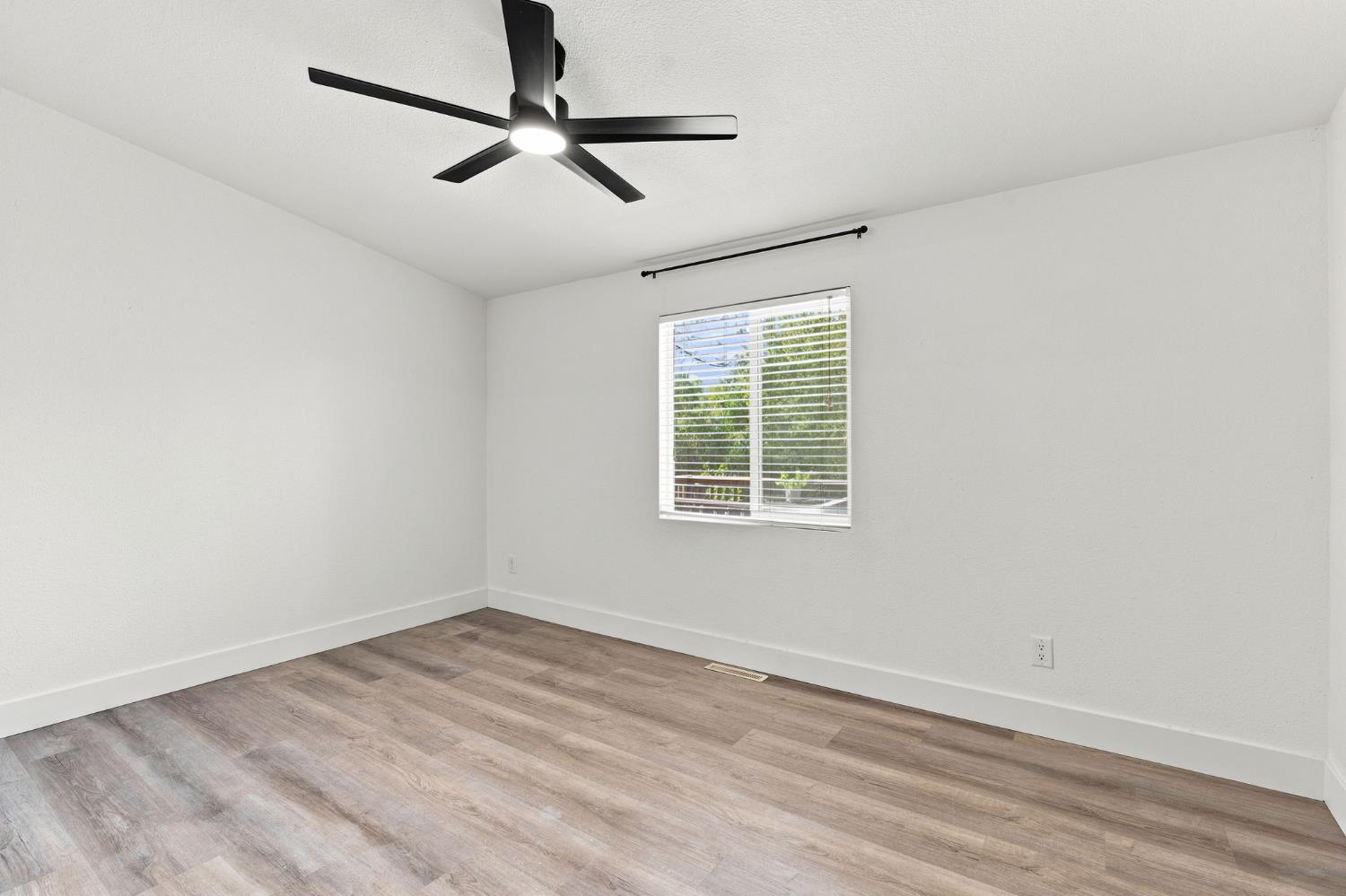 40869 Road 425a