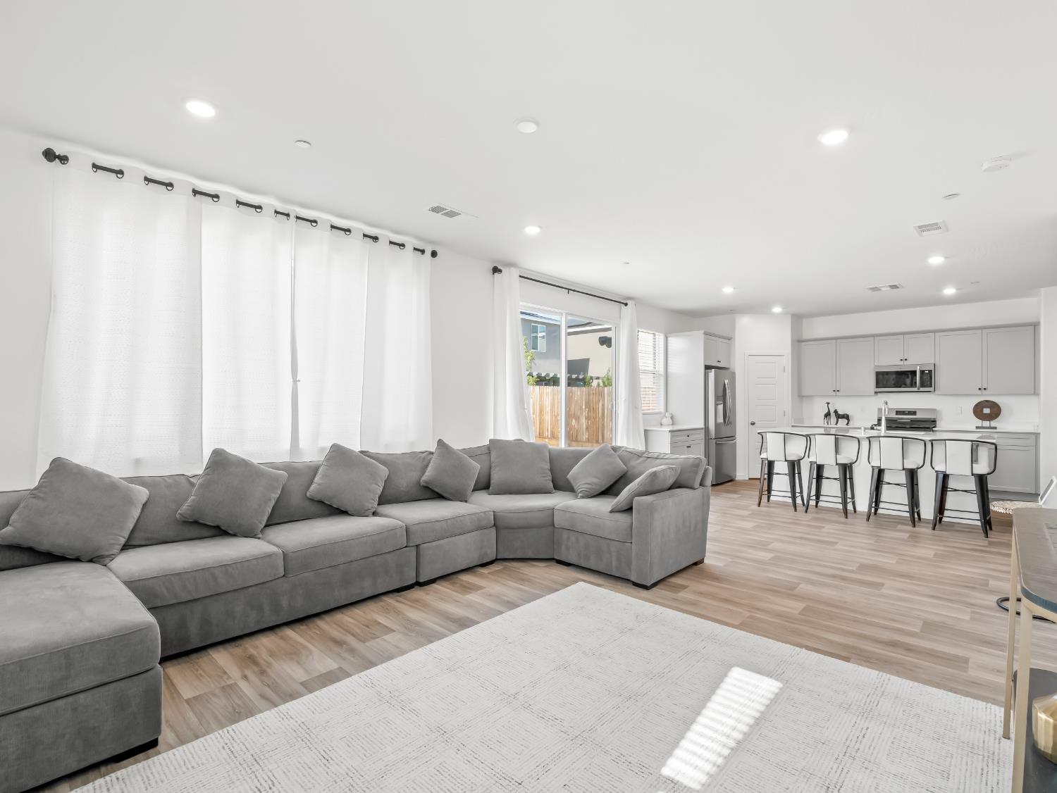 4225 Hampton Way
