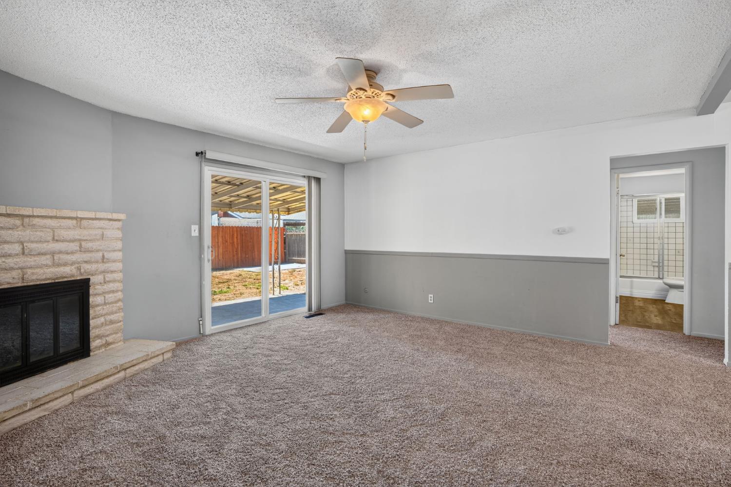4824 E Santa Ana Ave