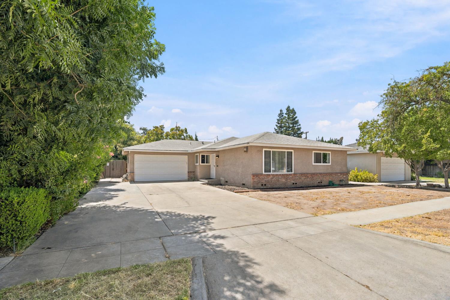 4824 E Santa Ana Ave